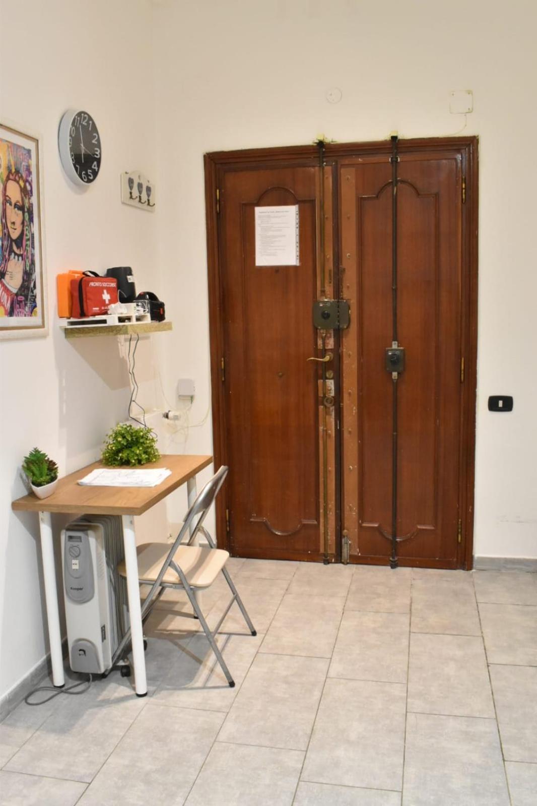 Banksy's House In Intero Apartment